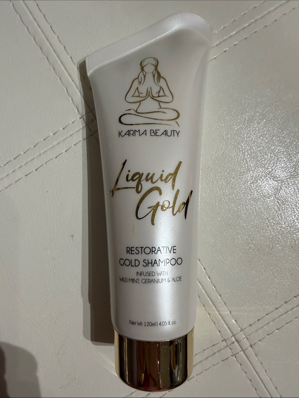 Karma Beauty Liquid Gold Restorative Gold Shampoo - White & Gold